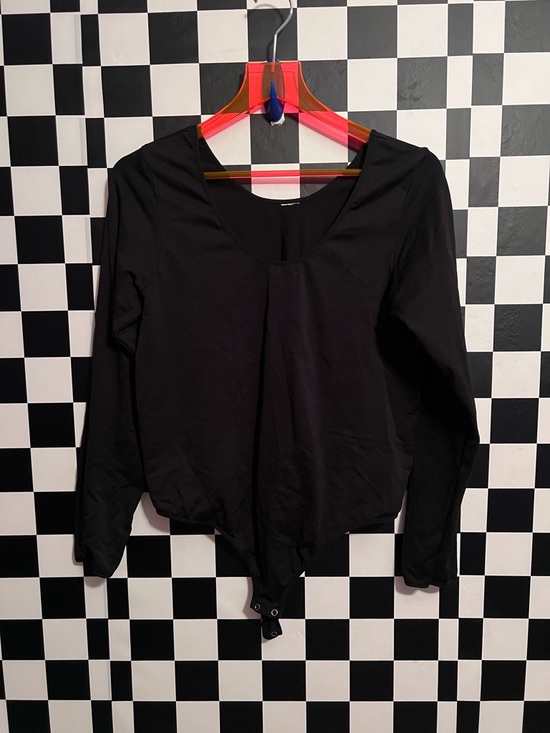 Tops - Black Long-Sleeve Women's Bodysuit Top